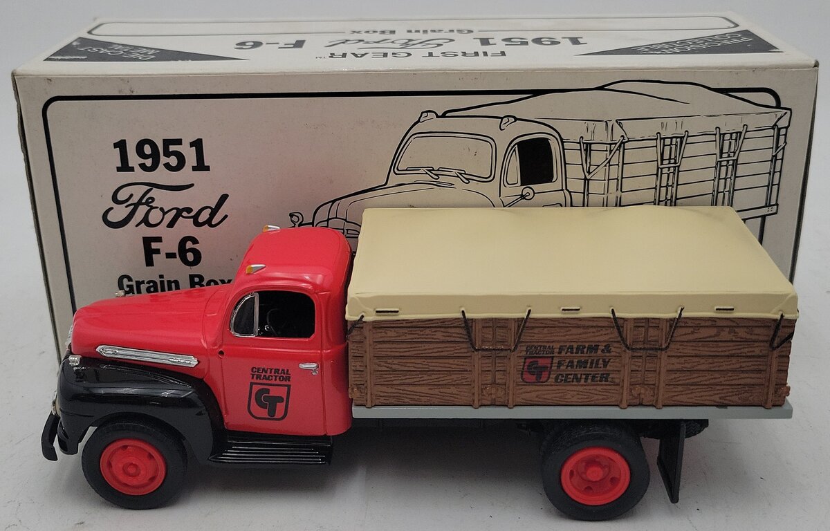 First Gear 19-1011 1:34 Central Tractor Grain Truck LN/Box