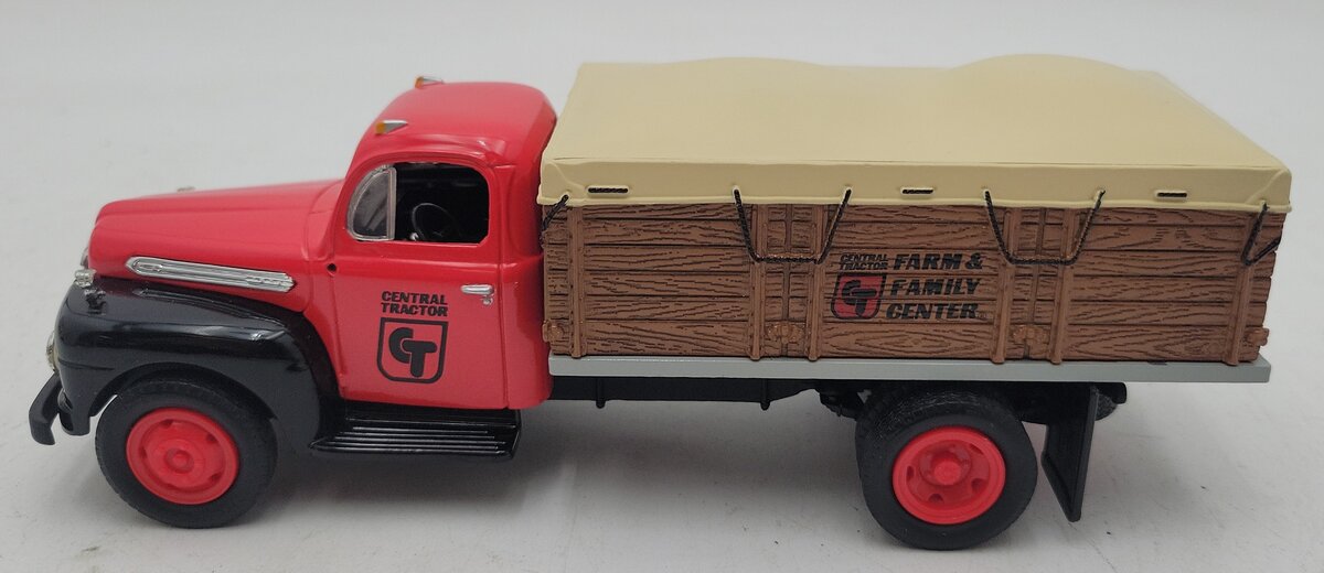 First Gear 19-1011 1:34 Central Tractor Grain Truck LN/Box