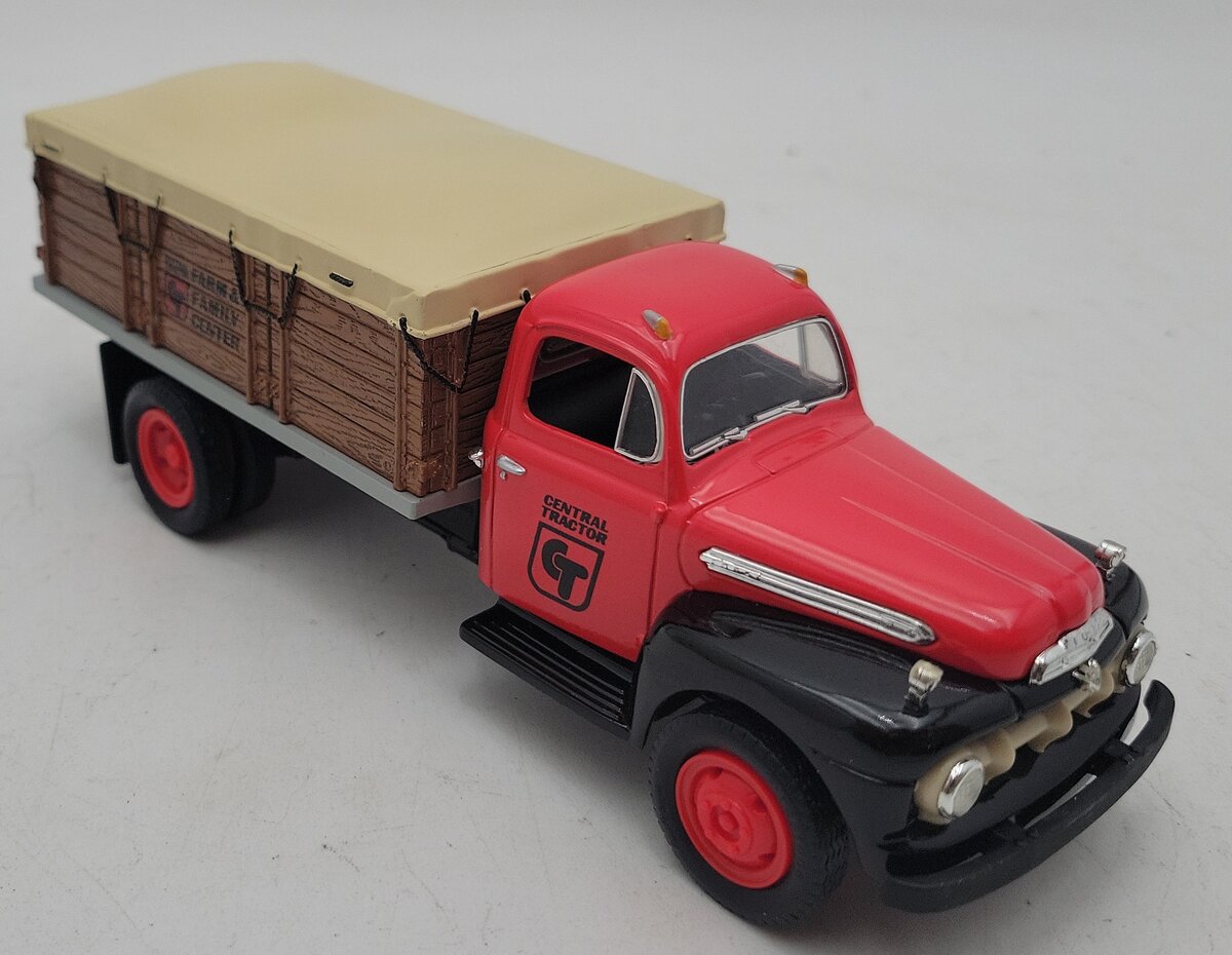 First Gear 19-1011 1:34 Central Tractor Grain Truck LN/Box