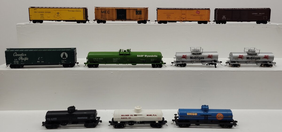 HO Scale Assorted Freight Cars: # 10270, #1010, #79179, #110, #1291, #819 [11]