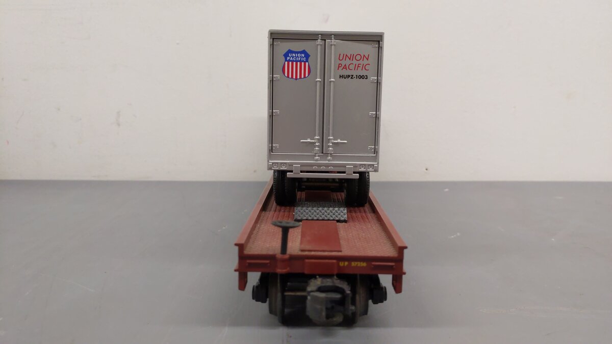 MTH 20-98107 O Gauge Union Pacific Flatcar w/2 Short Trailers #57256 EX/Box
