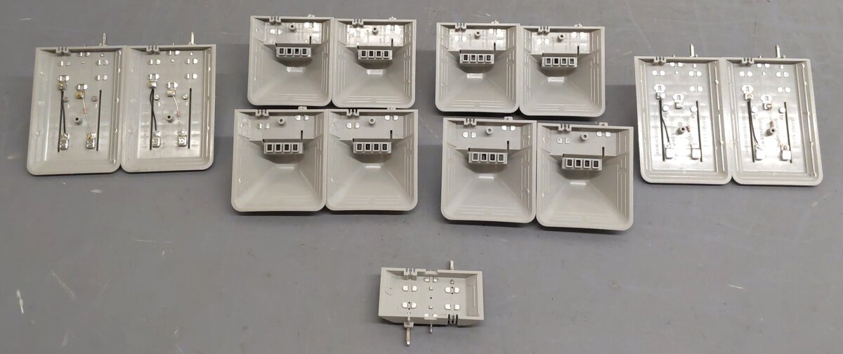Lionel FasTrack Assorted Bumper & Straight Track Sections [13] EX
