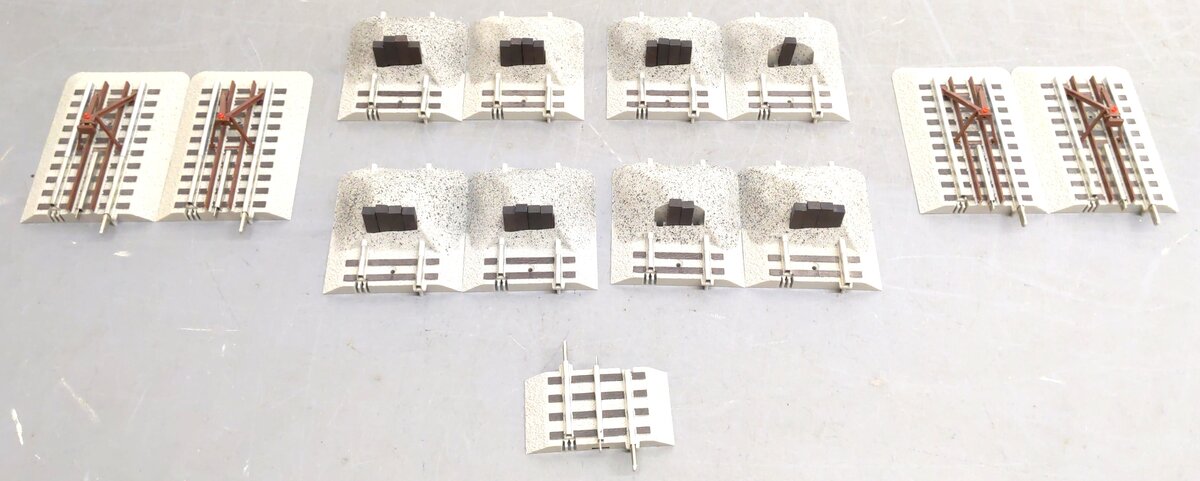 Lionel FasTrack Assorted Bumper & Straight Track Sections [13] EX