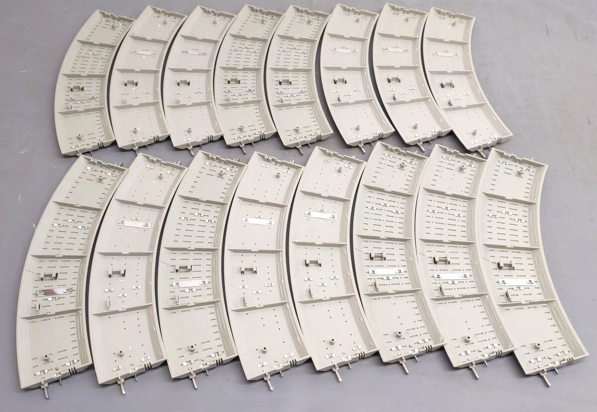 Lionel 6-12015 FasTrack O36 45-Degree Curved Track Sections (16) VG