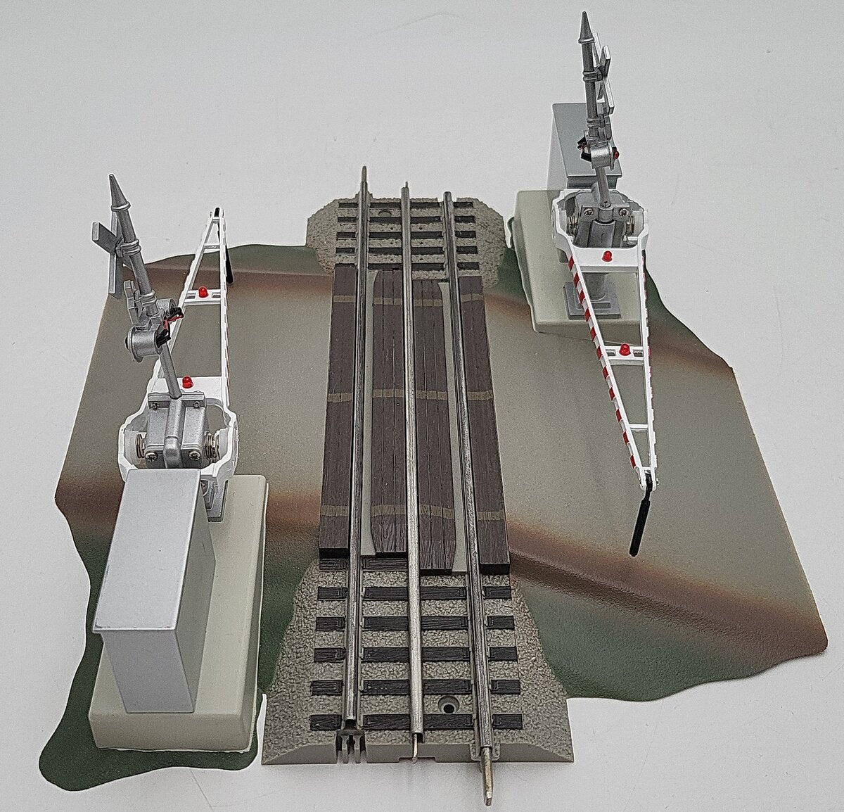 Lionel 6-12062 O Grade Crossing With Gates & Flashers EX/Box