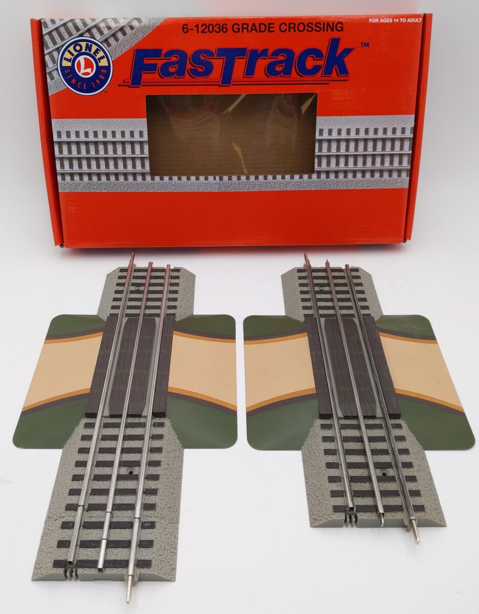 Lionel 6-12036 O Gauge FasTrack Grade Crossing (Pack of 2) EX/Box