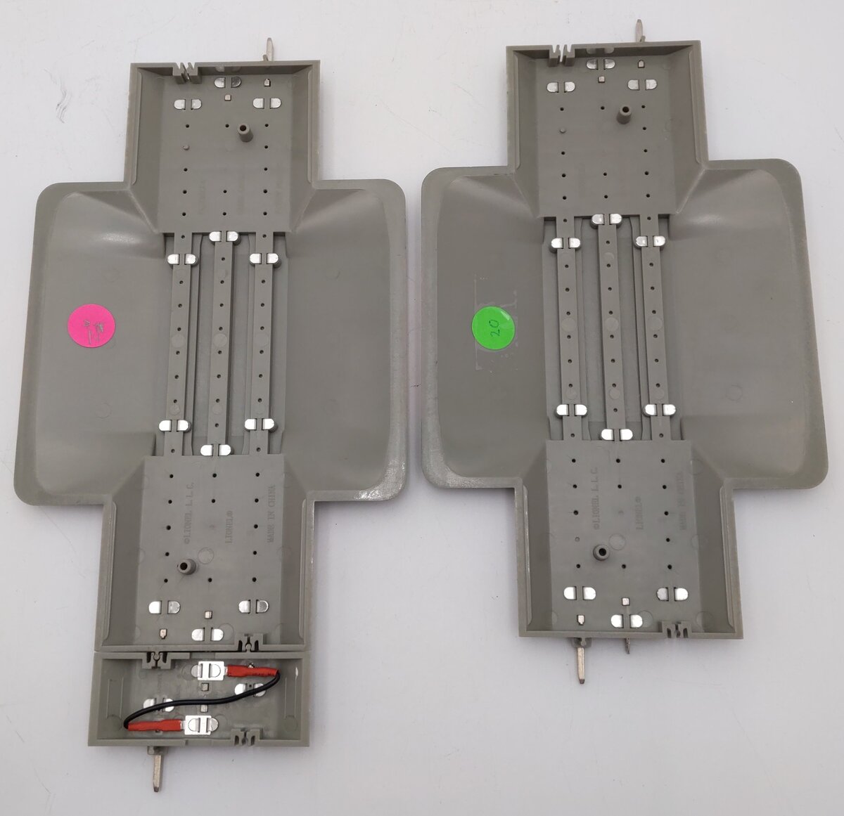 Lionel 6-12036 O Gauge FasTrack Grade Crossing (Pack of 2) EX/Box