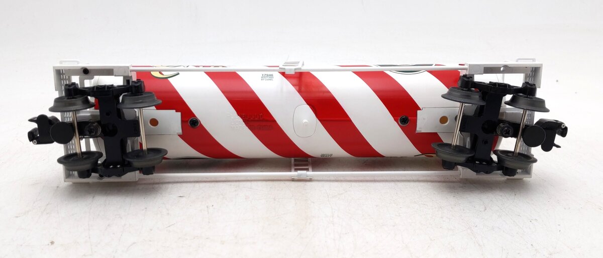 Lionel 6-17946 O Gauge Candy Cane Single Dome Tank Car EX