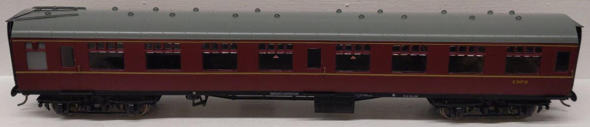 Accucraft Trains British Mk.1 Coach Second Corridor Passenger Coach #E24718 EX/Box