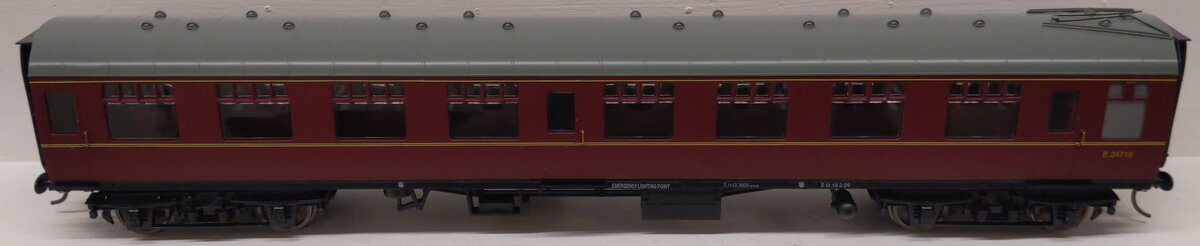 Accucraft Trains British Mk.1 Coach Second Corridor Passenger Coach #E24718 EX/Box