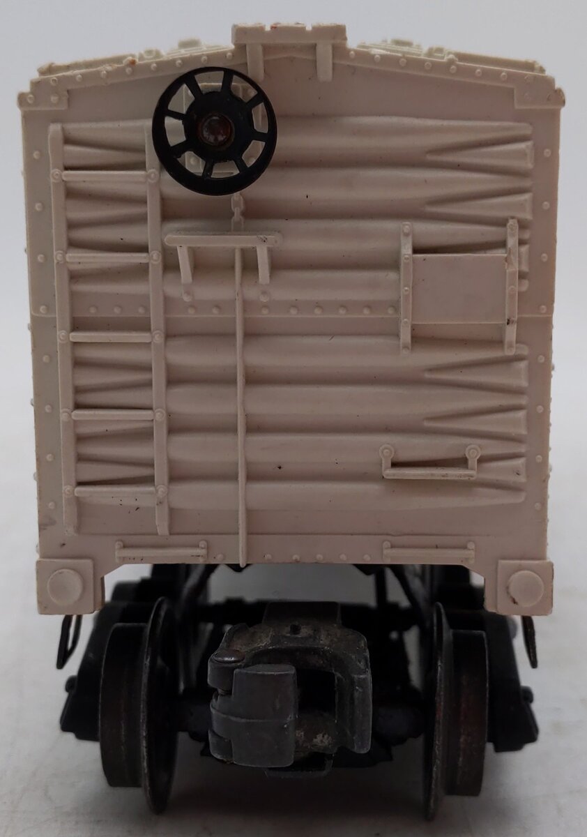 Lionel 3472 Vintage O Operating Milk Car with Platform
