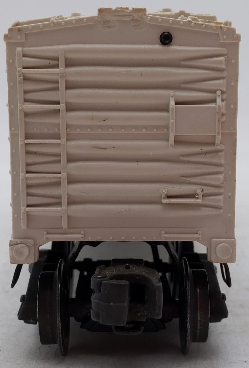 Lionel 3472 Vintage O Operating Milk Car with Platform