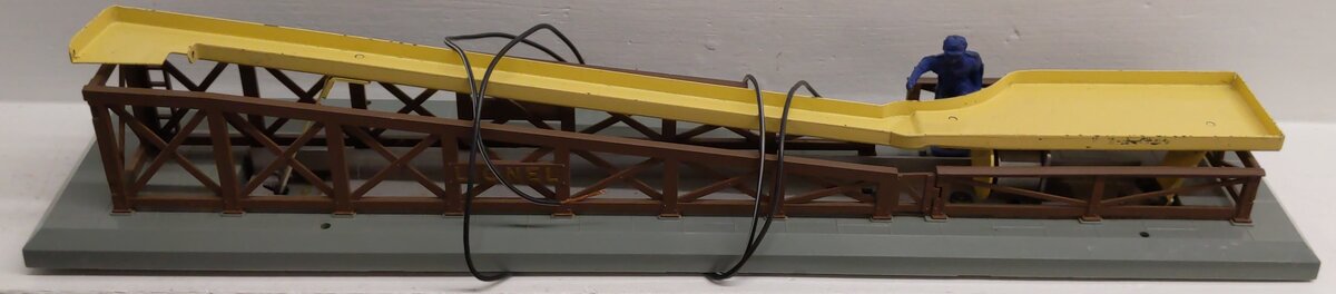 Lionel 362 Vintage O Operating Barrel Loader Ramp VG/Box