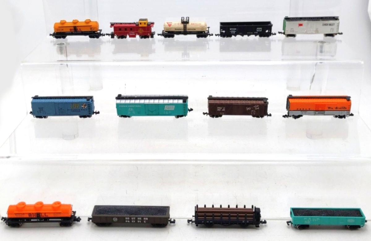 Bachmann & Other N Scale Assorted Freight Cars [14] EX