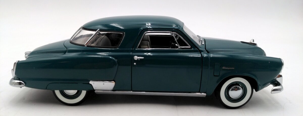 Danbury Mint 1950 1:24 Diecast Studebaker Champion Car LN/Box