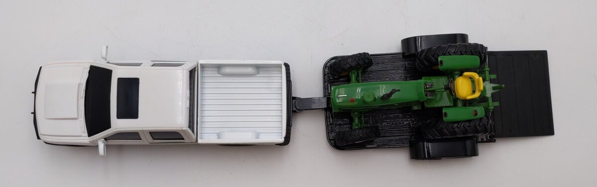 Ertl 45067 1:32 John Deere Pickup with Trailer and John Deere 4020 Tractor EX