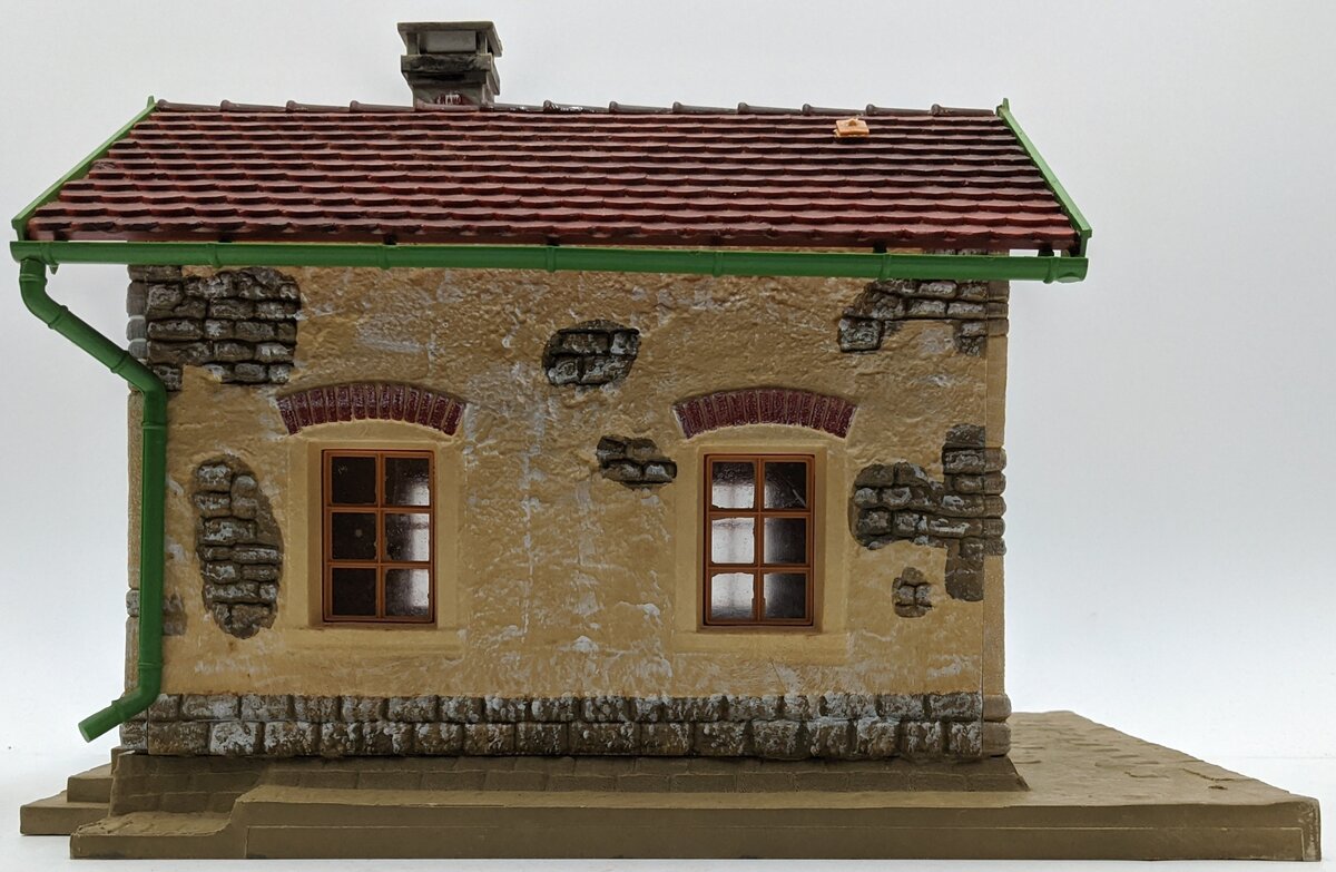 Pola 900 G Scale Assembled Kleinbach Station VG
