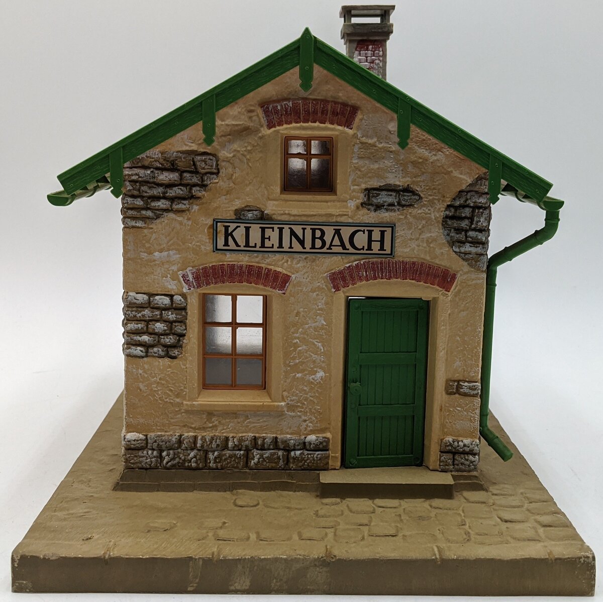 Pola 900 G Scale Assembled Kleinbach Station VG
