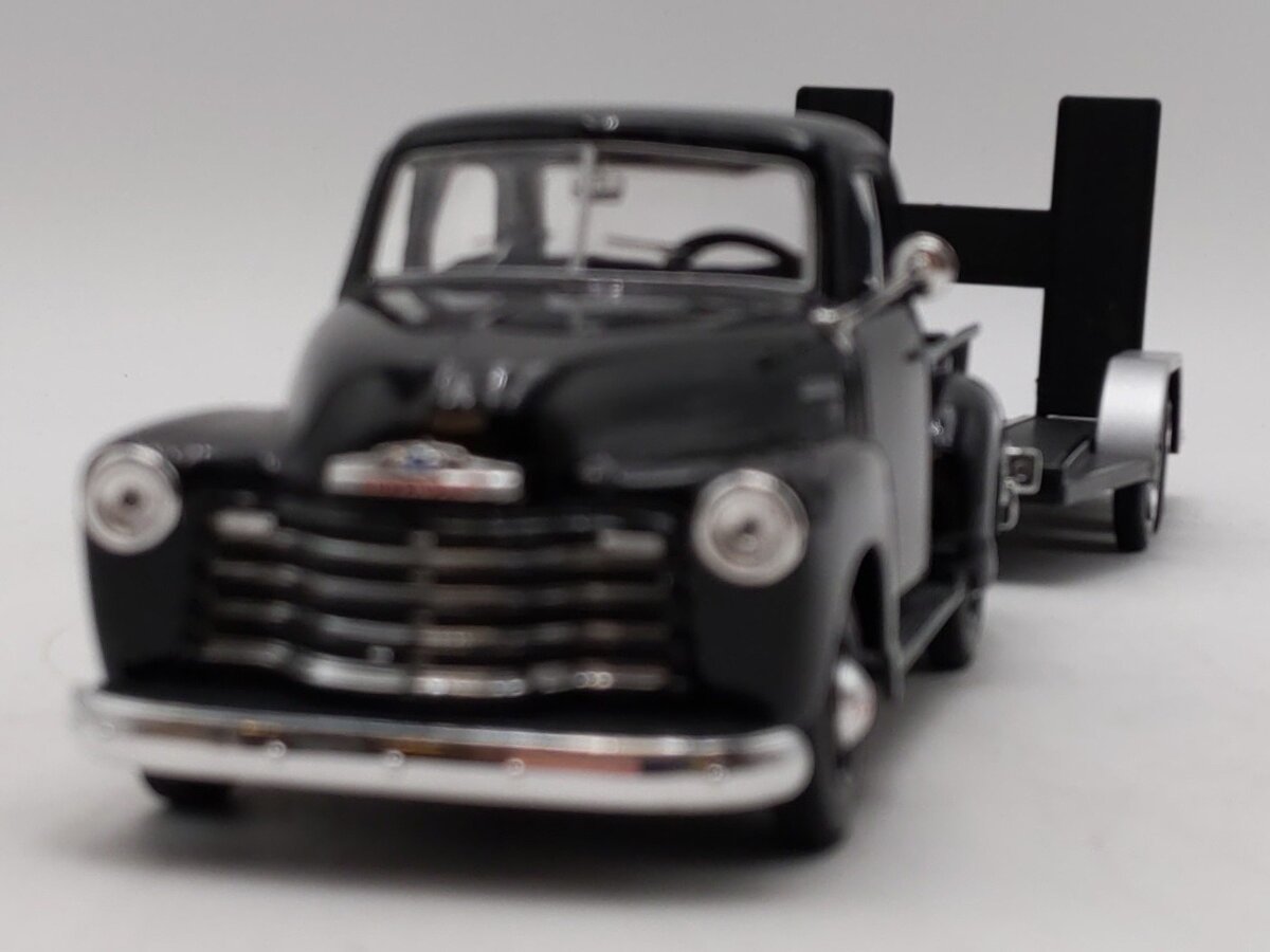 Maisto 31952 1:25 Scale 1950 Chevrolet 3100 Truck w/Trailer EX