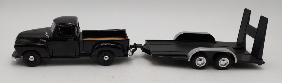 Maisto 31952 1:25 Scale 1950 Chevrolet 3100 Truck w/Trailer EX