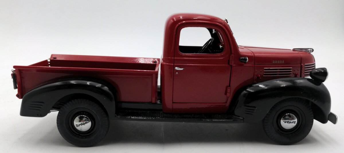 Danbury Mint 1:24 Diecast 1941 Dodge Pick-Up Truck LN/Box