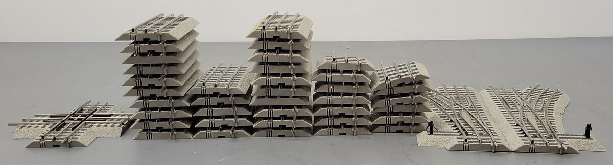 Lionel O Gauge Assorted Fastrack Sections [41]