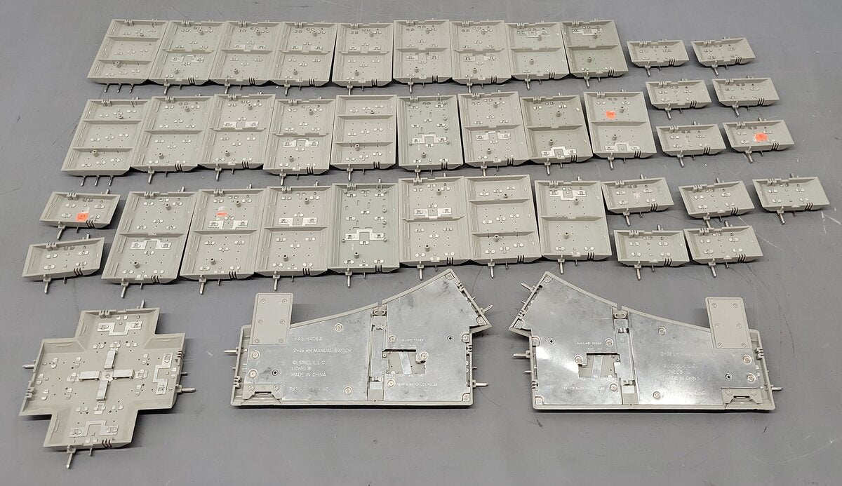 Lionel O Gauge Assorted Fastrack Sections [41]