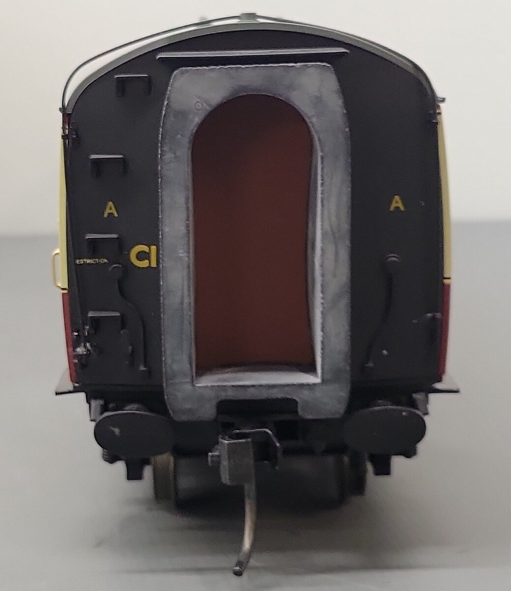 Accucraft R32-11B Standard Gauge BR MK1 BSK Carmin/Cream Coach Car #M34256 EX