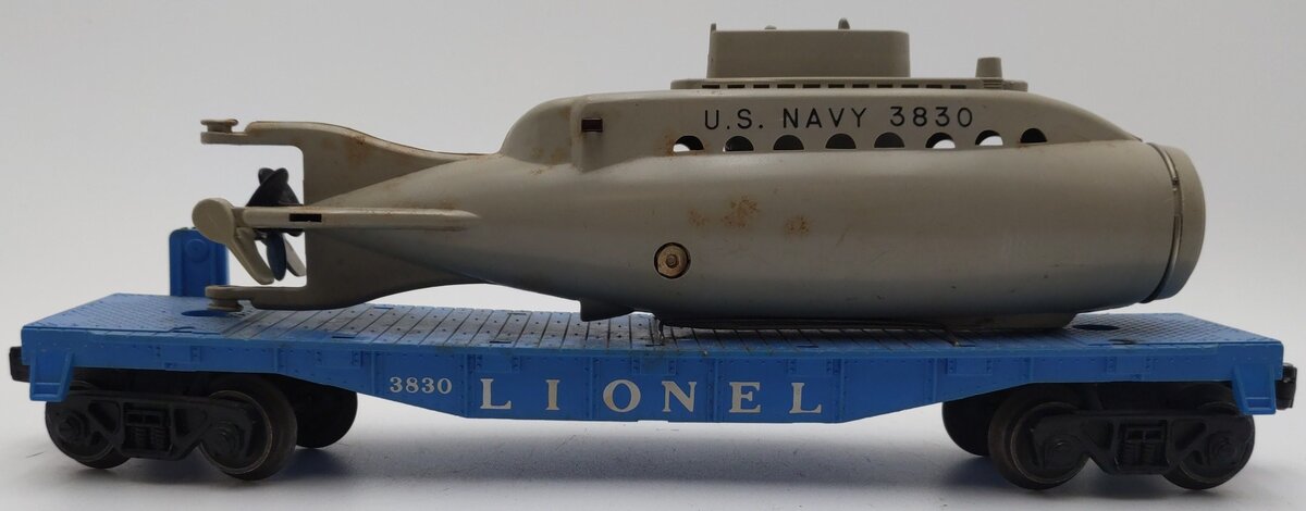 Lionel 3830 Vintage O Flatcar with Operating U.S. Navy Submarine VG