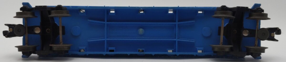 Lionel 3830 Vintage O Flatcar with Operating U.S. Navy Submarine VG