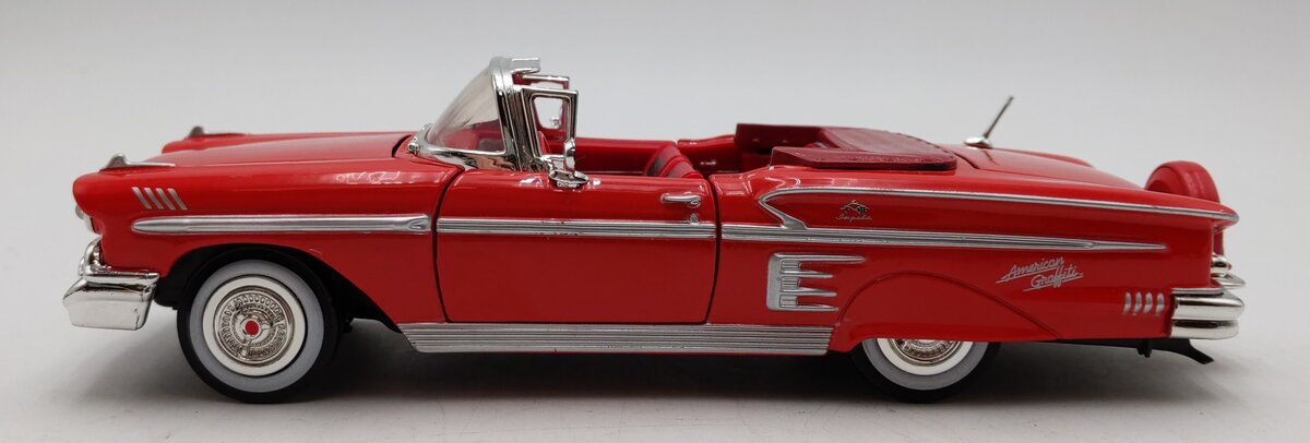 Motor Max 1:24 Scale 1958 Chevy Impala Convertible American Graffiti EX
