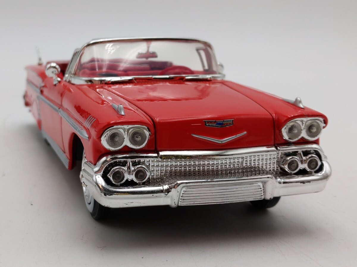 Motor Max 1:24 Scale 1958 Chevy Impala Convertible American Graffiti EX