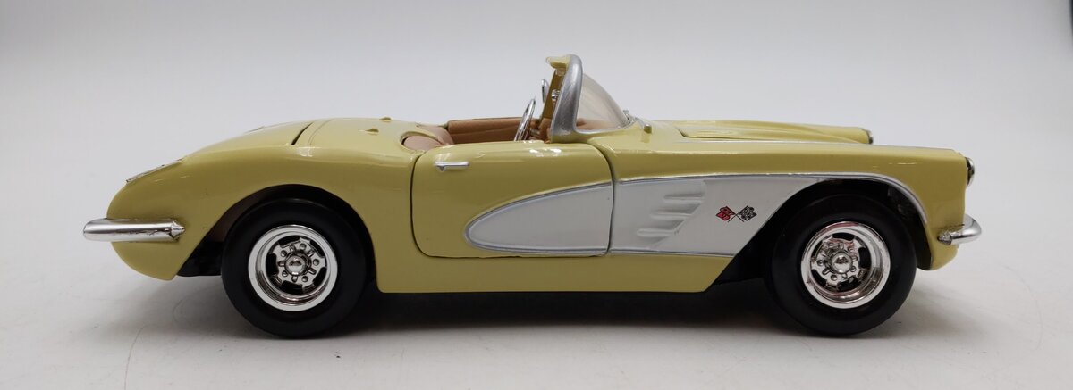 Motor Max 73218 1:24 Scale 1959 Corvette EX