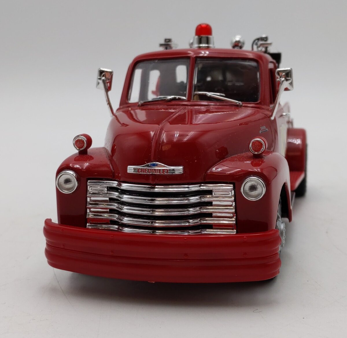 Welly Diecast 22086 1:24 Scale 1953 Chevy Tow Truck (Red) EX