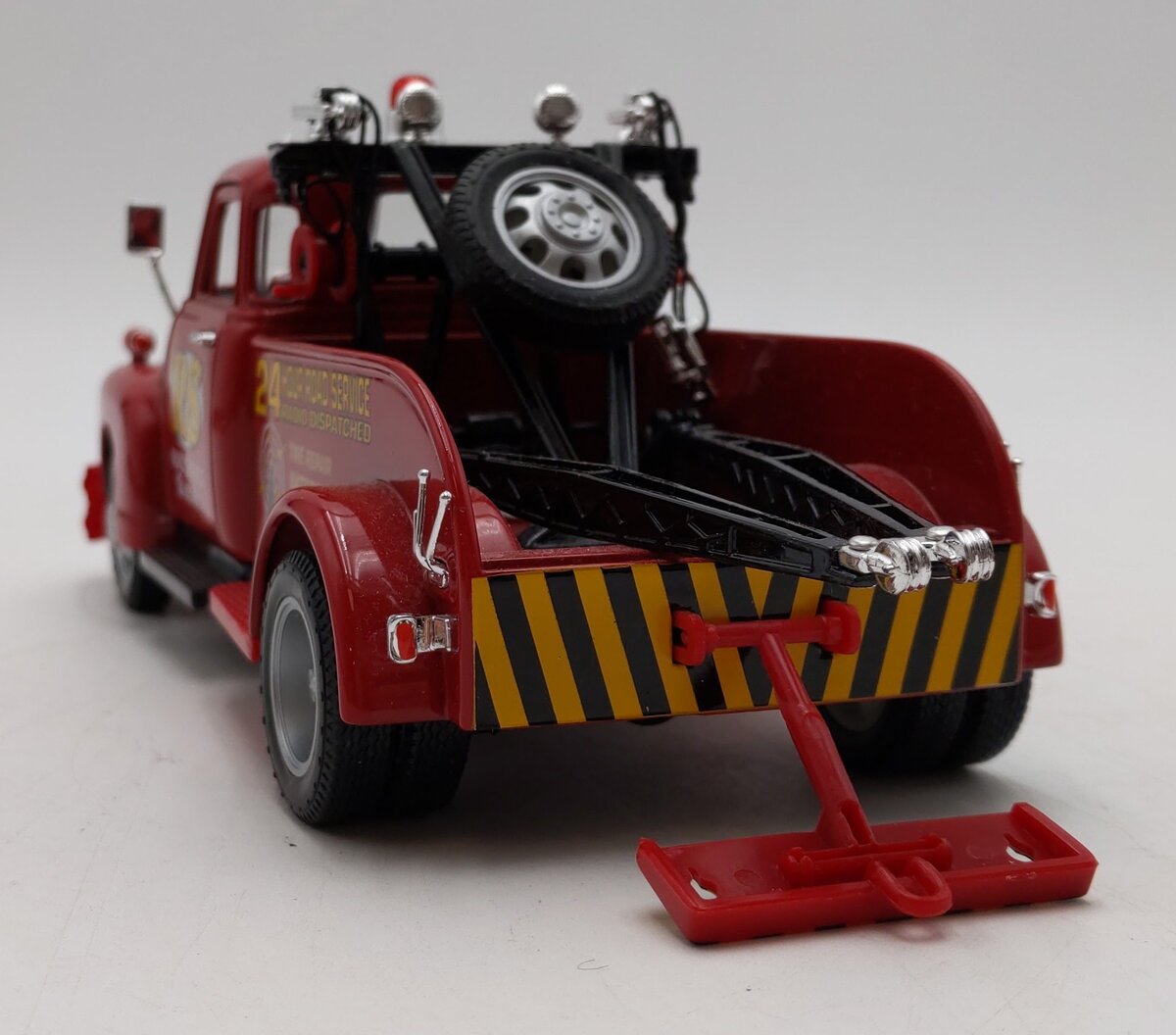 Welly Diecast 22086 1:24 Scale 1953 Chevy Tow Truck (Red) EX