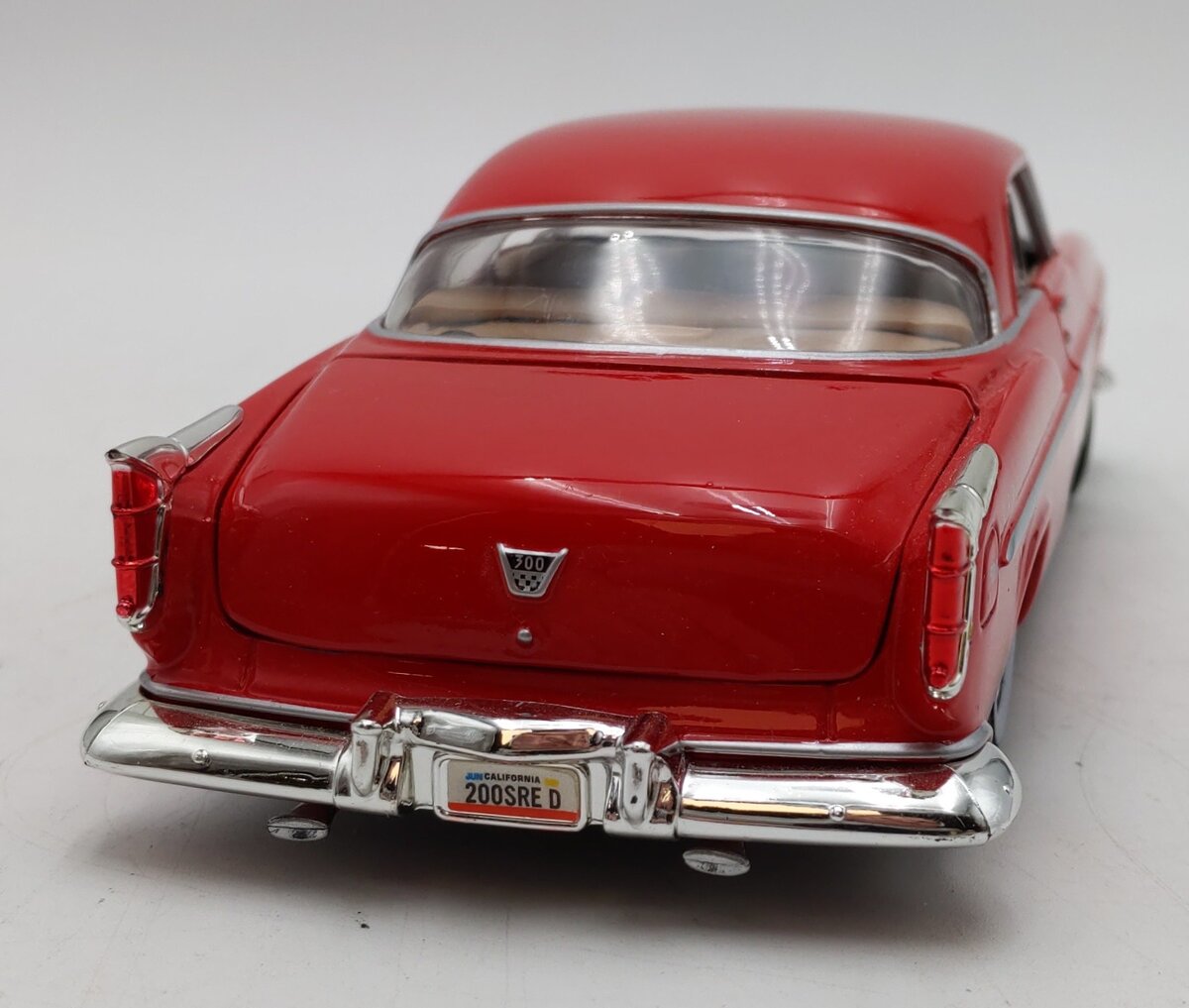Motormax Toy USA 73302AC-R 1:24 Scale 1955 Chrysler C300 EX