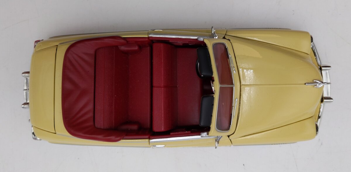 Hawk Lloyd 1:24 Scale 1949 Mercury Convertible Car EX