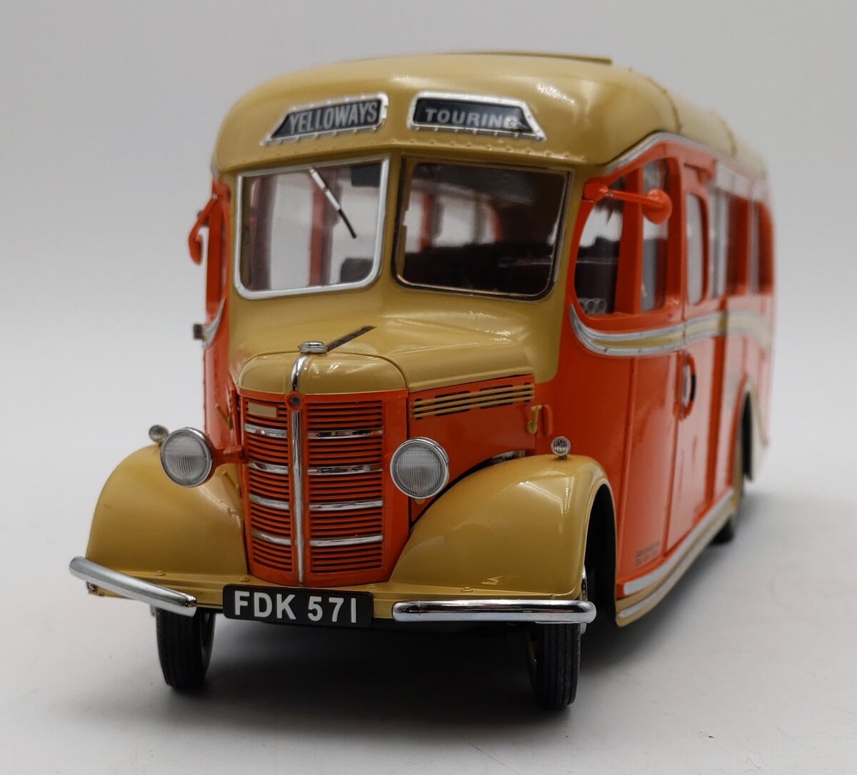 Sun Star 5001 1/24 Scale Bedford OB Duple Vista Coach  Model Bus VG