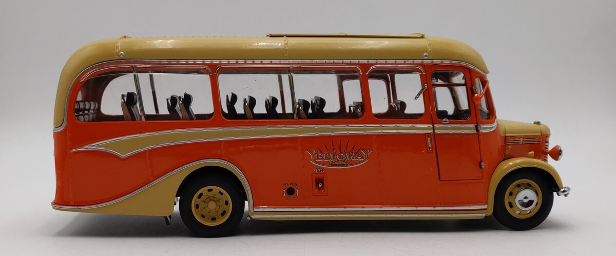 Sun Star 5001 1/24 Scale Bedford OB Duple Vista Coach  Model Bus VG