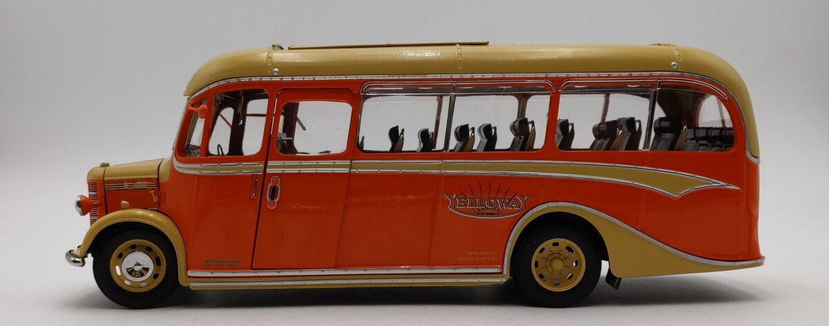 Sun Star 5001 1/24 Scale Bedford OB Duple Vista Coach  Model Bus VG