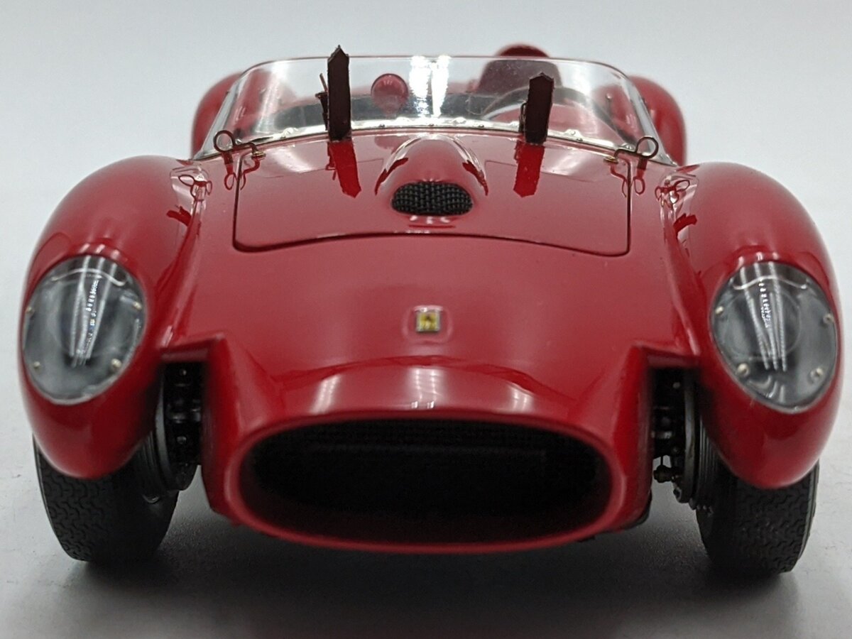 CMC 081 1:18 Scale Diecast Red Ferrari 250 Testa Rossa 1957 Pontoon Fender NIB