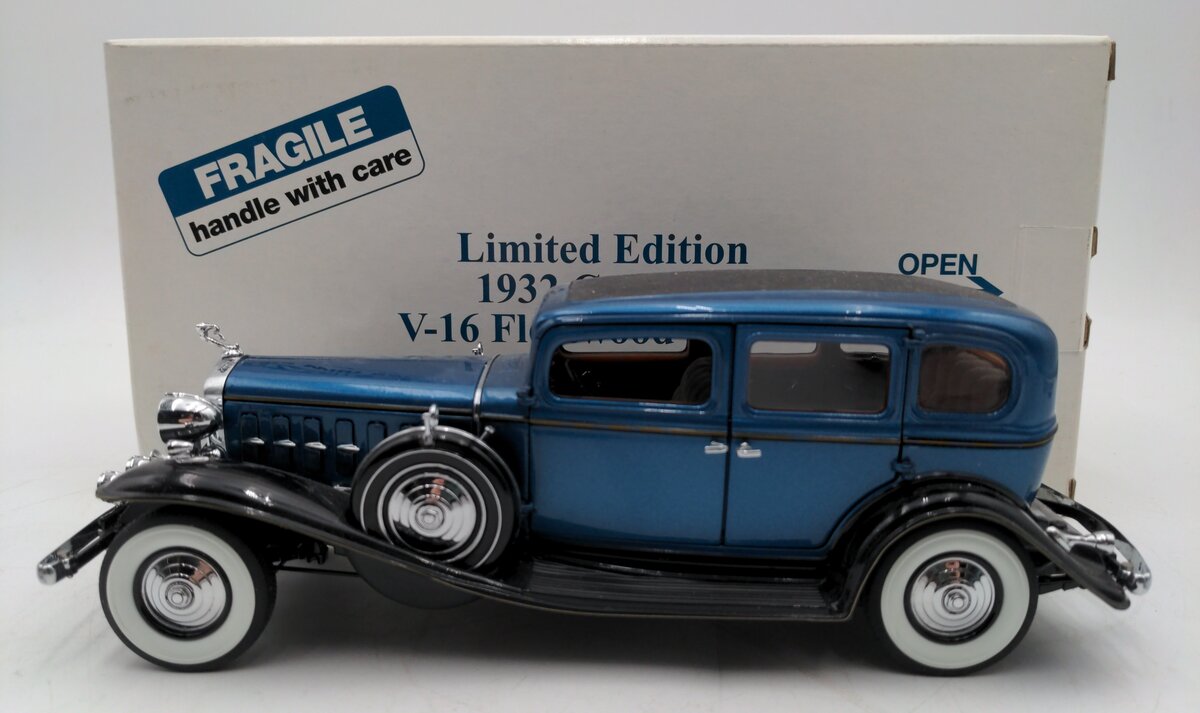 Danbury Mint 1932 1:24 1932 Cadillac V-16 Fleetwood Sedan LN/Box