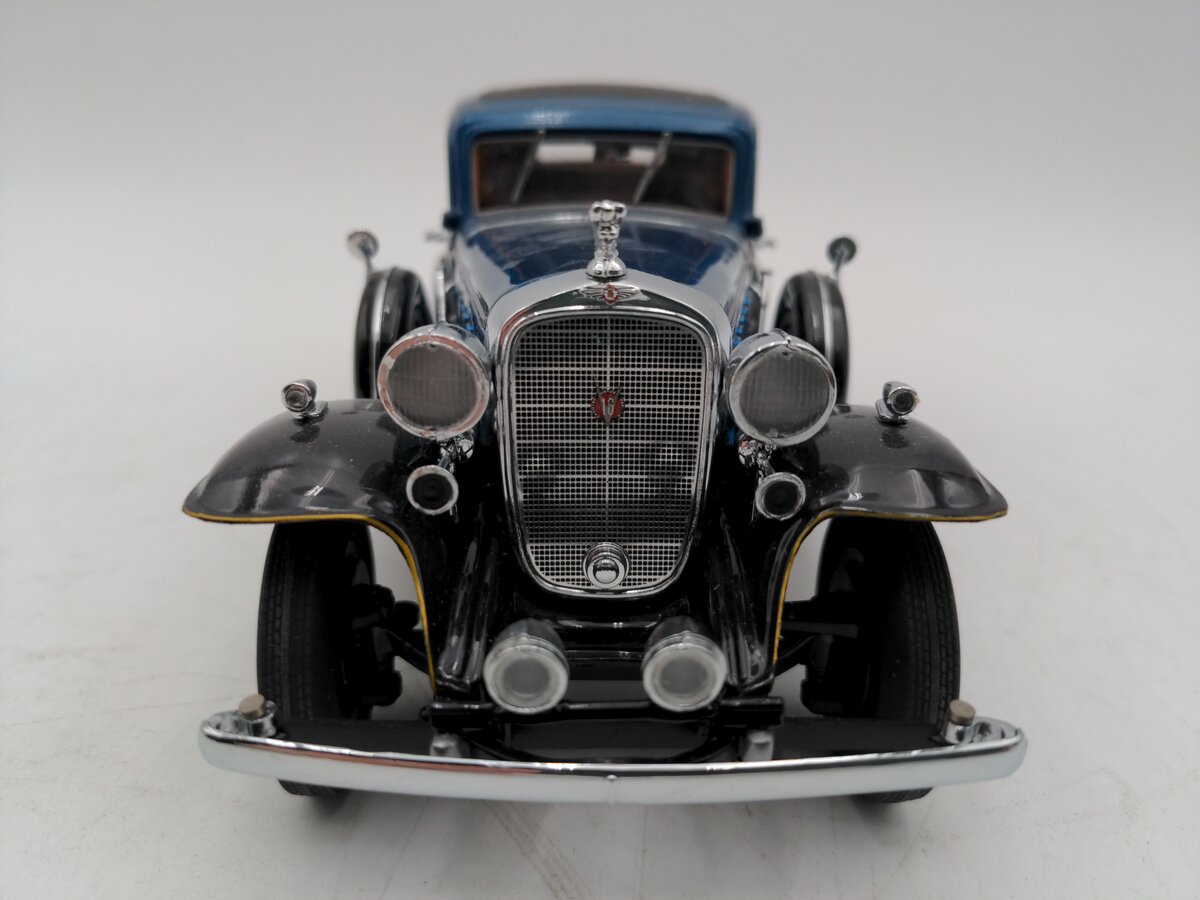 Danbury Mint 1932 1:24 1932 Cadillac V-16 Fleetwood Sedan LN/Box