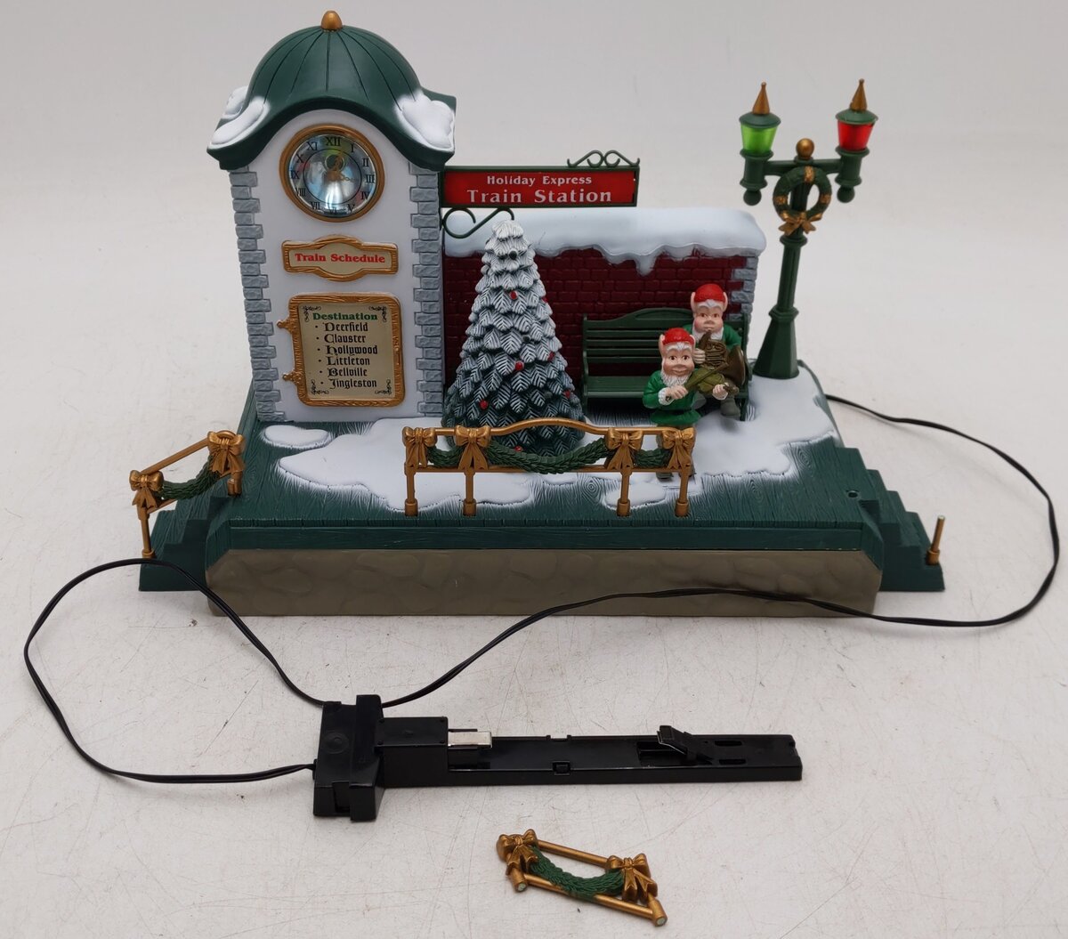 New Bright 384-10 G Scale Musical Holiday Express Train Station VG/Box