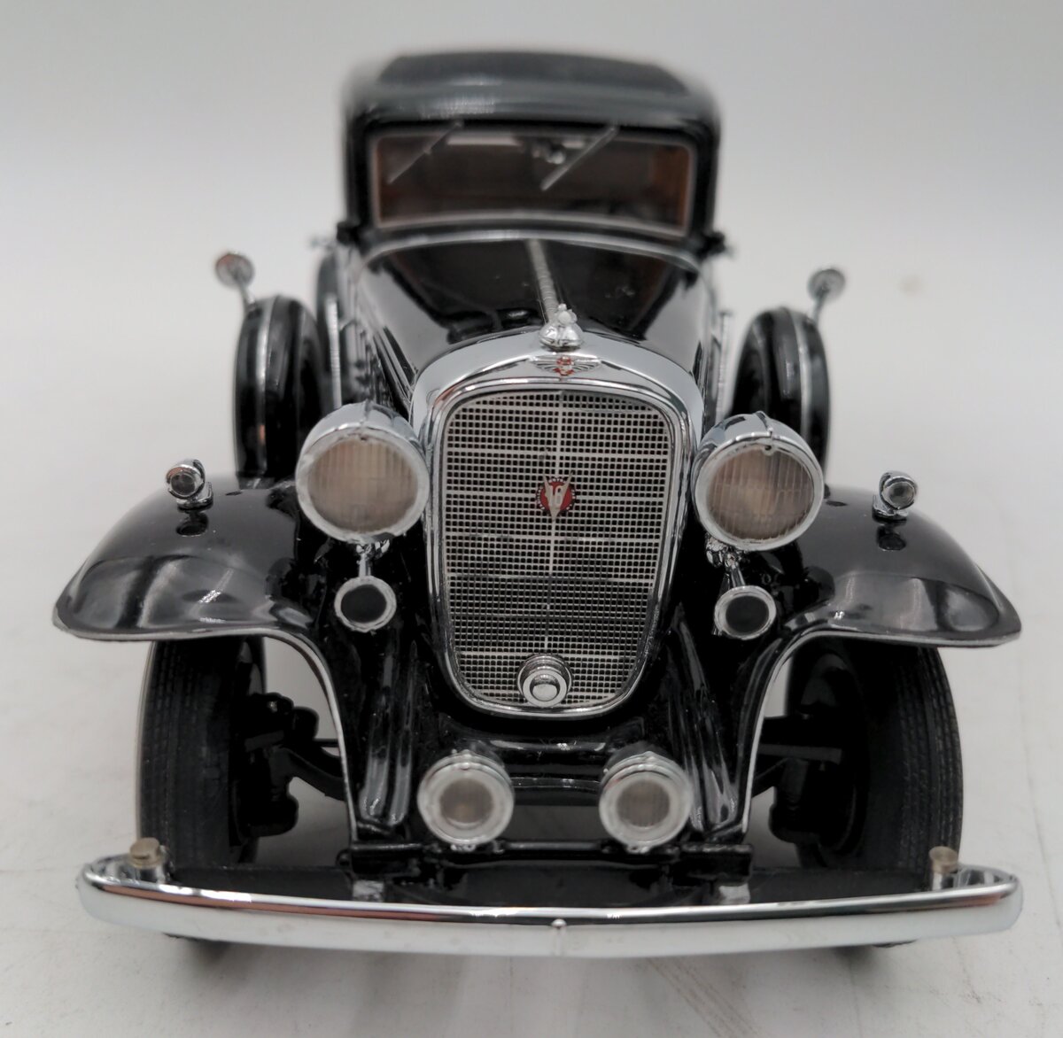 Danbury Mint 1932 1:24 1932 Cadillac V-16 Black Fleetwood Sedan VG/Box