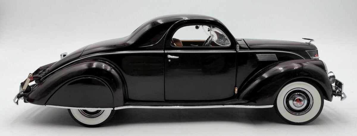 Ford 32890 1:18 Scale Diecast 1937 Lincoln Zephyr LN/Box