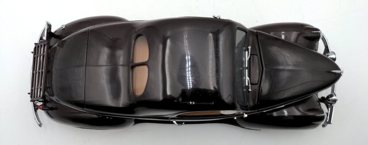 Ford 32890 1:18 Scale Diecast 1937 Lincoln Zephyr LN/Box