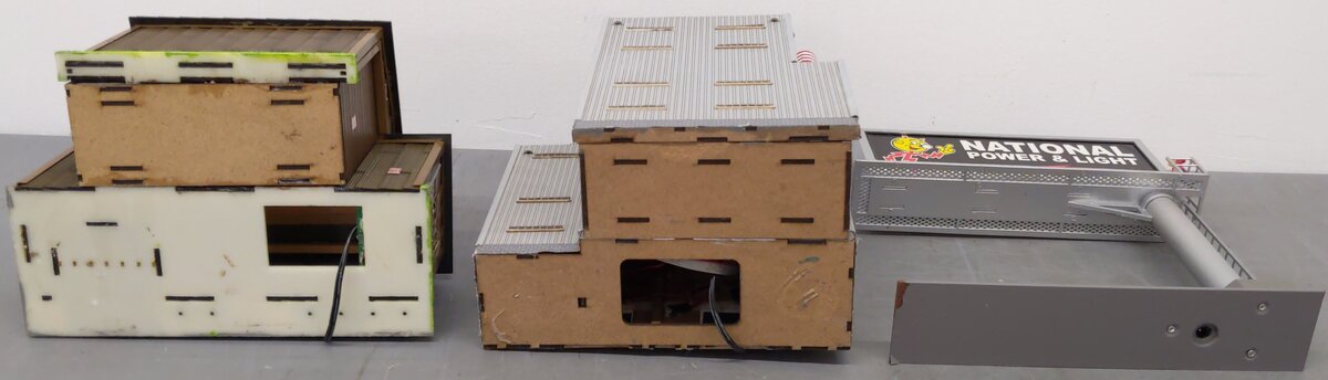Menards HO Gauge Assorted Buildings 279-5044, 279-5021, 2794452 [3] VG