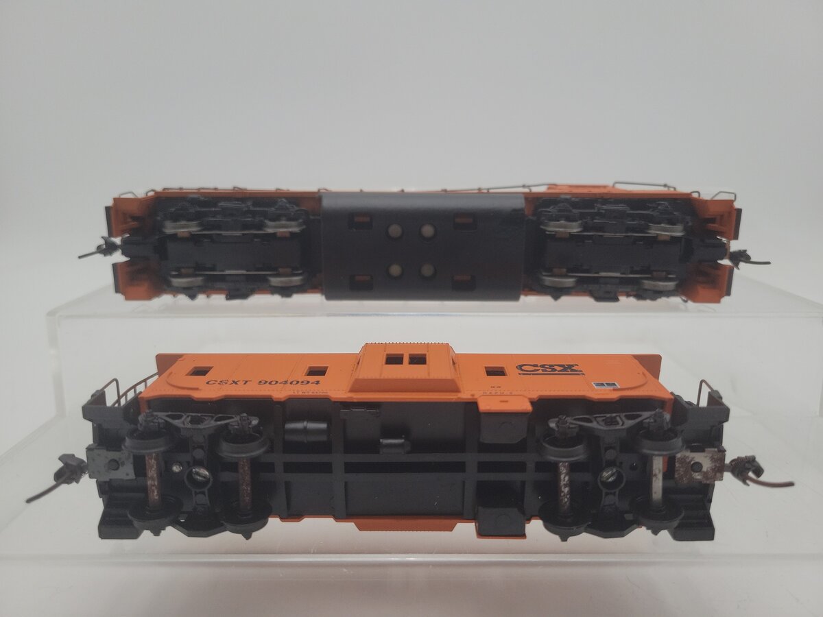 Athearn 2214 HO CSX Maintenance of Way GP40-2 Powered Diesel Locomotive VG
