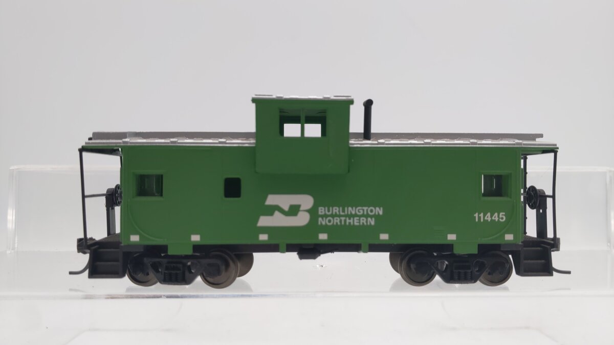 Walthers 931-501 HO Scale Burlington Northern Caboose #11445 EX